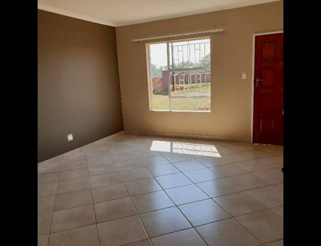 2 BEDROOM TOWNHOUSE FOR SALE IN KOOKRUS